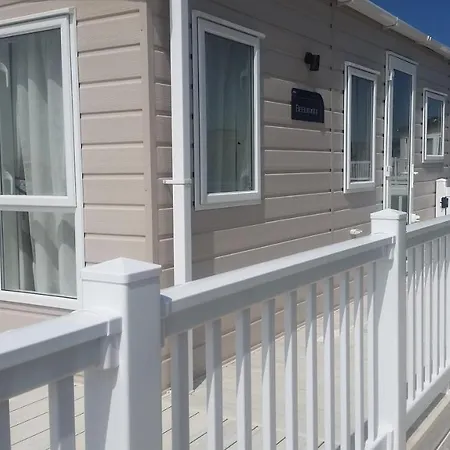 Valley View With A Luxurious Hot Tub Holiday home Newquay (Cornwall)