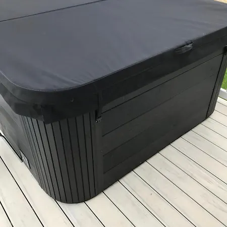 Valley View With A Luxurious Hot Tub