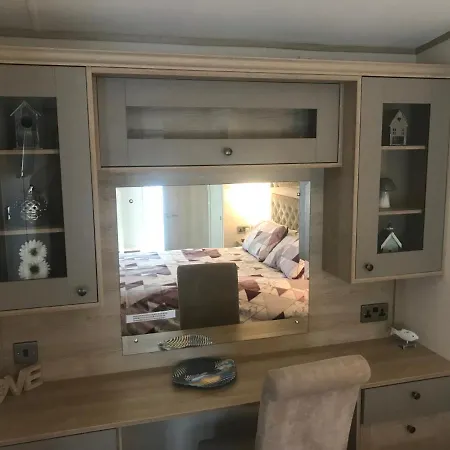 Valley View With A Luxurious Hot Tub Holiday home Newquay (Cornwall)